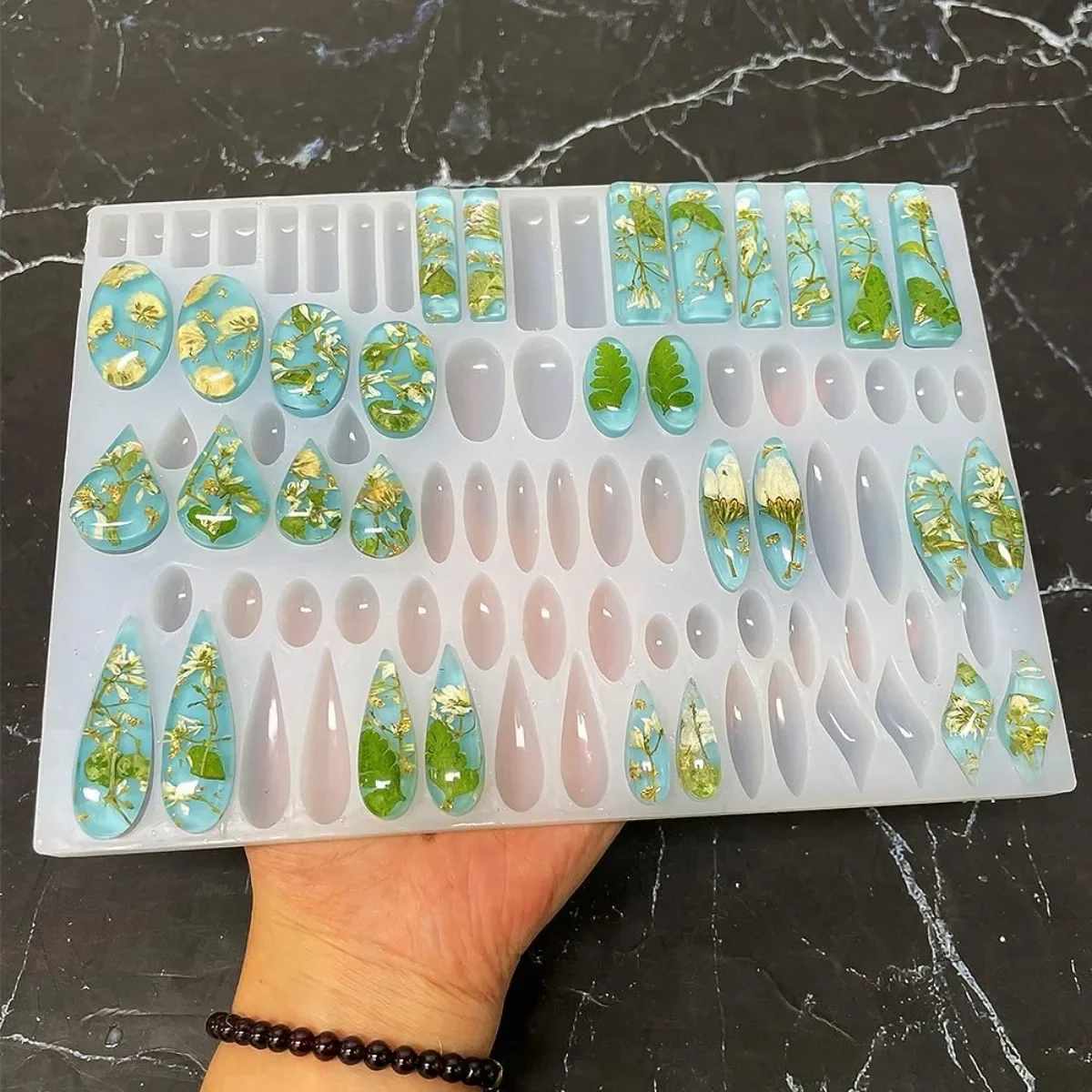 قالب سيليكون على شكل أقراط مع  - مراجعة Jewelry Making Uv Resin Kit وسعره